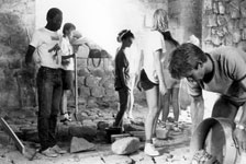 Chantiers de reconstruction 1984